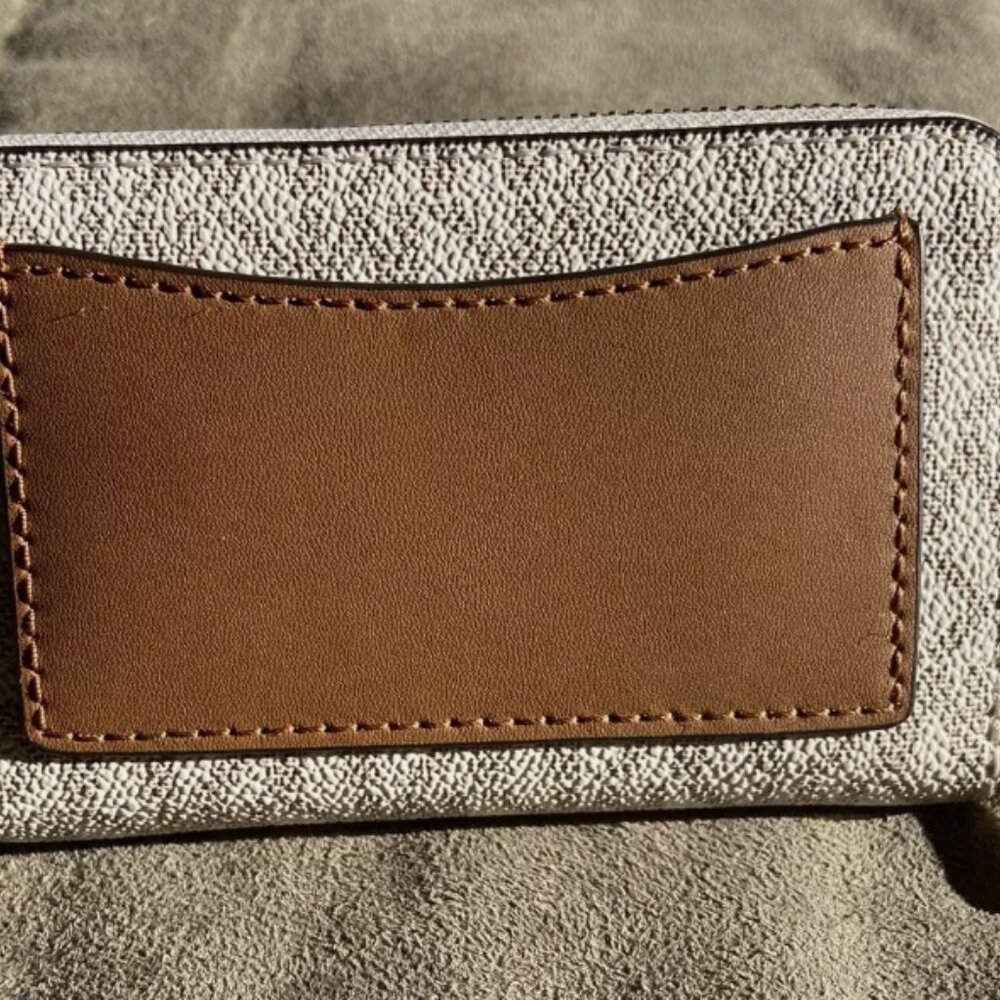 Michael Kors Jet Set Travel Double Zip Wristlet - Vanilla - Picture 3 of 7